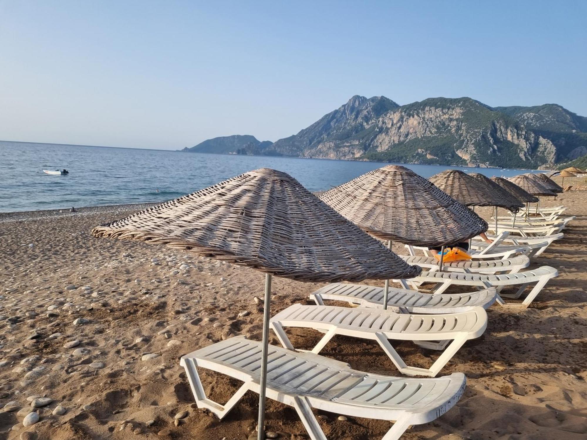 Ugur Pansiyon Bungalows Çıralı Exteriör bild